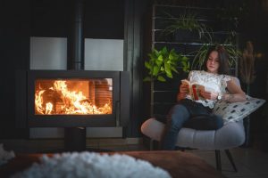 Pôele à bois dans hébergement insolite