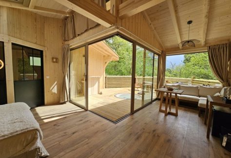 Tout ce qu'il faut savoir pour aménager et louer une cabane dans les arbres.