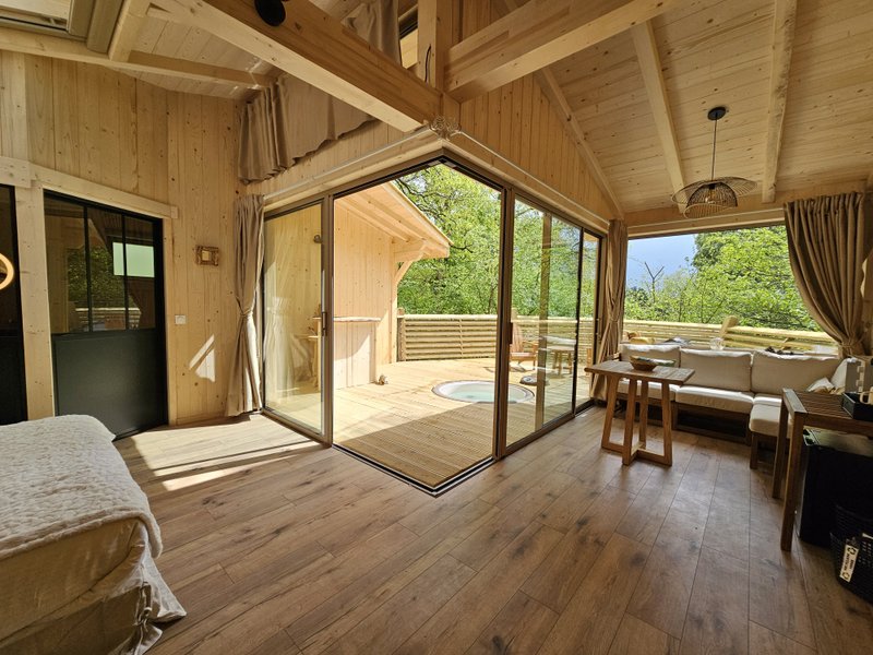 Tout ce qu'il faut savoir pour aménager et louer une cabane dans les arbres.