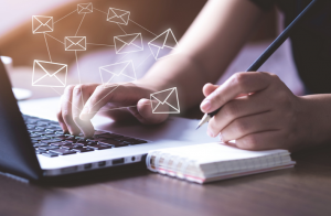 La communication aide à bien accueillir les vacanciers étrangers