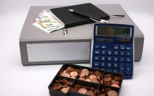 Négliger les aides fait partie des erreurs à éviter avant de se lancer en hébergement insolite