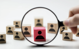 Évaluer vos besoins pour un recrutement touristique réussi.