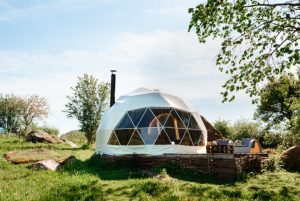 Comment l'IA transforme le secteur du tourisme insolite ?